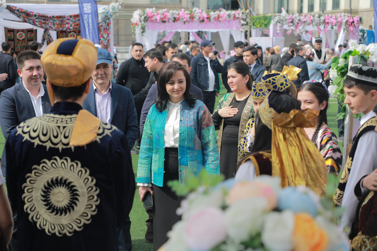 ✅ Bugun Muhammad al-Xorazmiy nomidagi ixtisoslashtirilgan maktab hududida Ixtisoslashtirilgan ta’lim muassasalari agentligi rahbariyati, mas’ul xodimlari va butun maktab jamoasining bir bo’lib tashkil qilgan sa’y-harakatlari natijasida - mehmonlar uchun bayramona muhit yaratilib, do‘stona suhbat va samimiy muloqotlar uchun keng imkoniyatlar yaratildi.