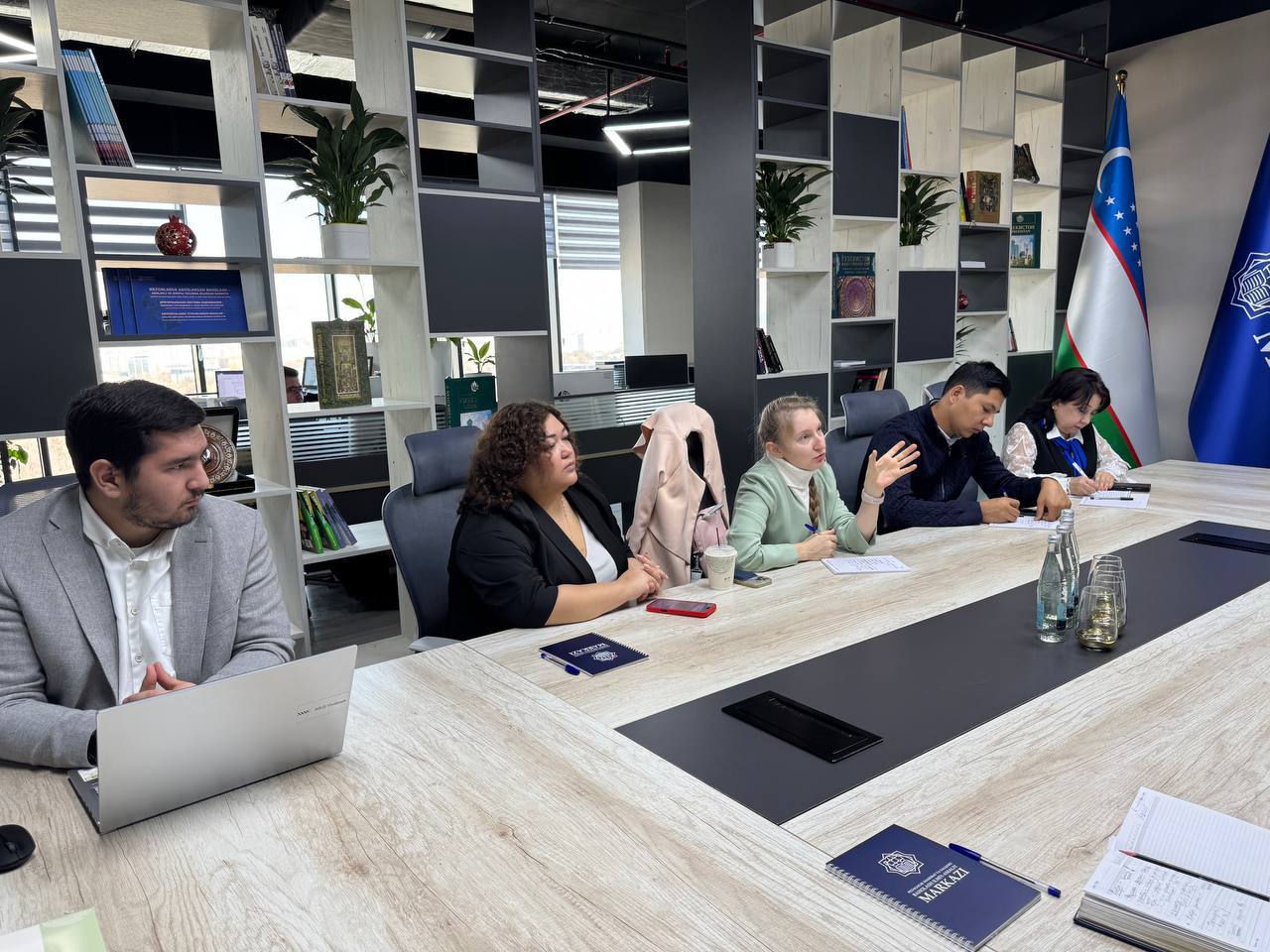 Pedagogik mahorat va xalqaro baholash ilmiy-amaliy markazi E-maktab mas’ullari bilan navbatdagi uchrashuv bo'lib o'tdi.