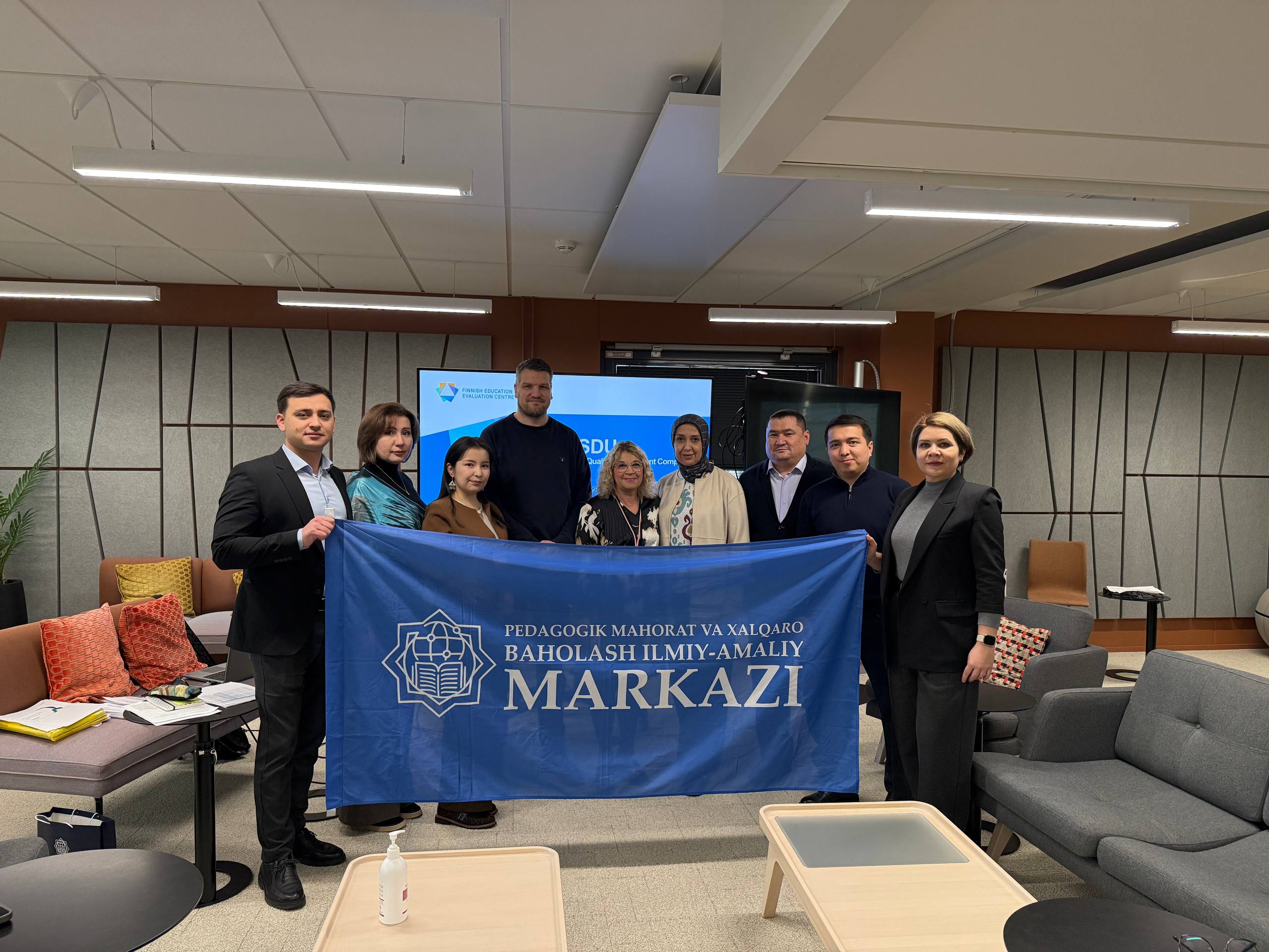 9–17 noyabr kunlari “Finnish Inspired Education System Development in Uzbekistan” loyihasi doirasida Maktabgacha va maktab ta’limi vazirligi, Finlyandiya milliy ta’lim agentligi (EDUFI) hamda Finlyandiya ta’lim sifatini baholash markazi (FINEEC) hamkorligida o‘quv seminar-treninglar tashkil etilgan bo‘lib, unda vazirlik hamda Pedagogik mahorat va xalqaro baholash ilmiy-amaliy markazi mutaxassislari ishtirok etmoqda.