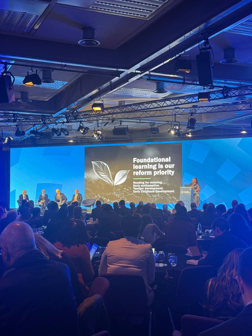 17-20 May kunlari Buyuk Britaniyaning London shahrida dunyoning eng nufuzli ta’lim forumlaridan biri – Education World Forum (EWF) o‘tayotgan bo’lib, Pedagogik mahorat va xalqaro baholash ilmiy-amaliy markazi direktori Davidova Dilrabo Tadjibayevna hamda O’zbekiston delegatsiyasi tomonidan qatnashmoqda.