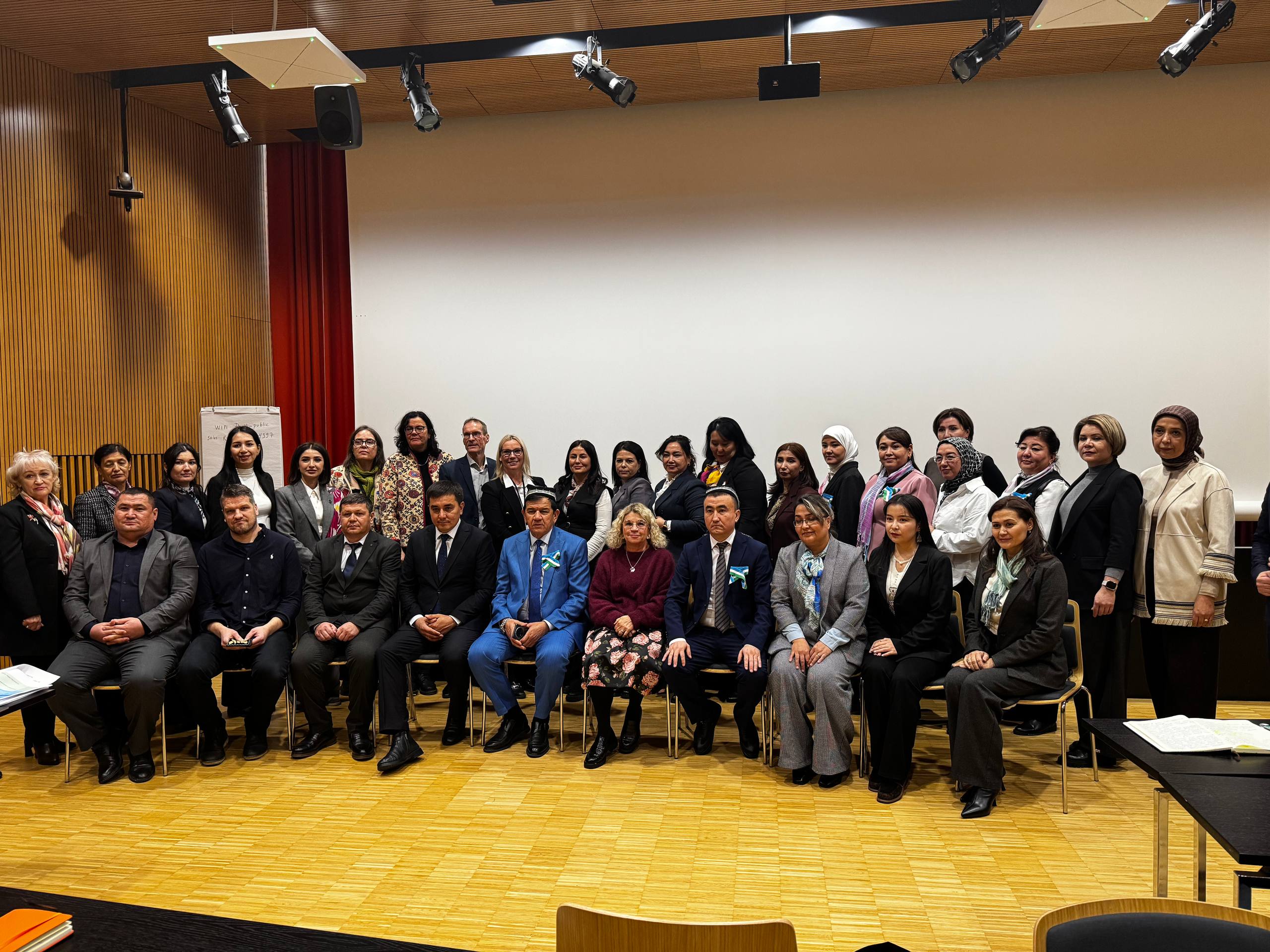 9–17 noyabr kunlari “Finnish Inspired Education System Development in Uzbekistan” loyihasi doirasida Maktabgacha va maktab ta’limi vazirligi, Finlyandiya milliy ta’lim agentligi (EDUFI) hamda Finlyandiya ta’lim sifatini baholash markazi (FINEEC) hamkorligida o‘quv seminar-treninglar tashkil etilgan bo‘lib, unda vazirlik hamda Pedagogik mahorat va xalqaro baholash ilmiy-amaliy markazi mutaxassislari ishtirok etmoqda.